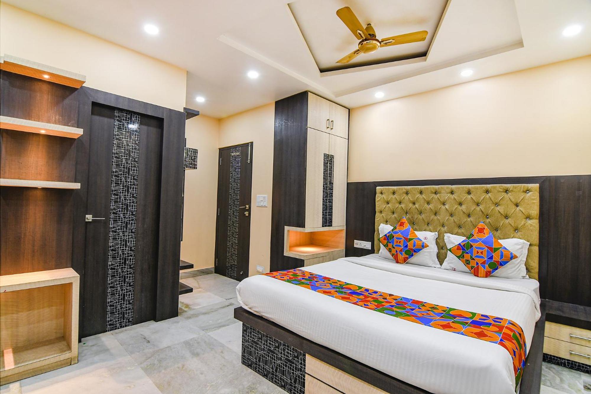 Fabexpress Scholer Motel Kolkata Bagian luar foto